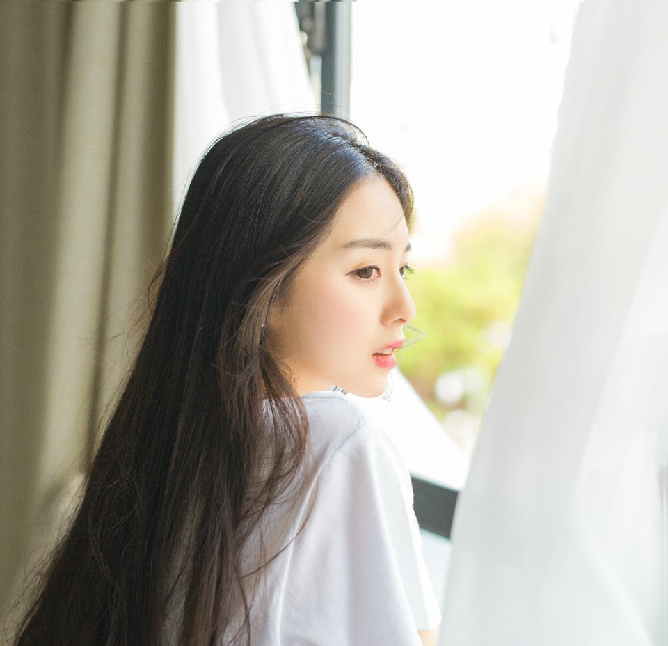生命短促，没有时间可以再浪费了，一切随心自由才是应该努力去追求的，别人如何想我，便是那么的无足轻重了。